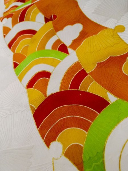 Photo19: L0727V Used Japanese women  White FURISODE long-sleeved / Silk. Chrysanthemum,   (Grade C) (19)