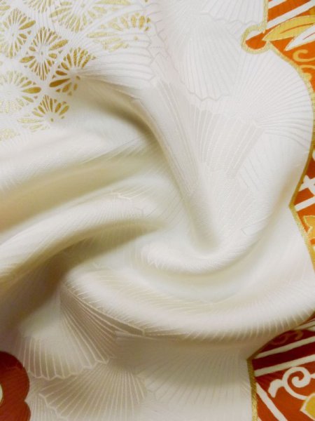 Photo21: L0727V Used Japanese women  White FURISODE long-sleeved / Silk. Chrysanthemum,   (Grade C) (21)