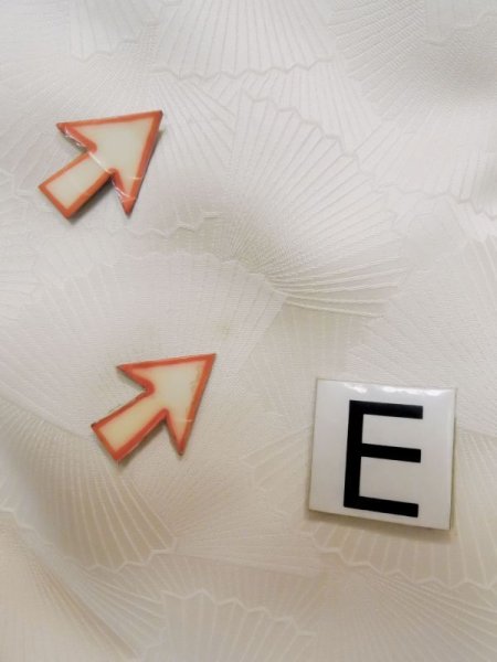 Photo26: L0727V Used Japanese women  White FURISODE long-sleeved / Silk. Chrysanthemum,   (Grade C) (26)