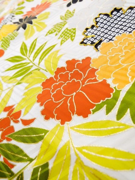 Photo14: L0728A Used Japanese women  Off White FURISODE long-sleeved / Silk. Peony,   (Grade C) (14)