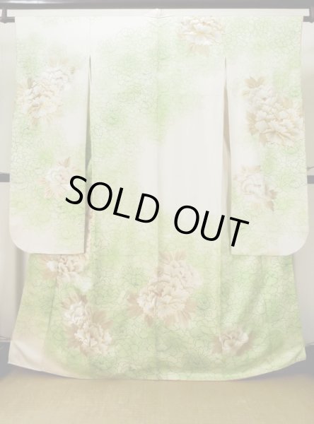 Photo2: L0728C Used Japanese women Light Yellowish Green FURISODE long-sleeved / Silk. Peony   (Grade B) (2)