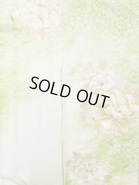 Photo6: L0728C Used Japanese women Light Yellowish Green FURISODE long-sleeved / Silk. Peony   (Grade B) (6)
