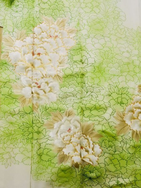 Photo7: L0728C Used Japanese women Light Yellowish Green FURISODE long-sleeved / Silk. Peony   (Grade B) (7)