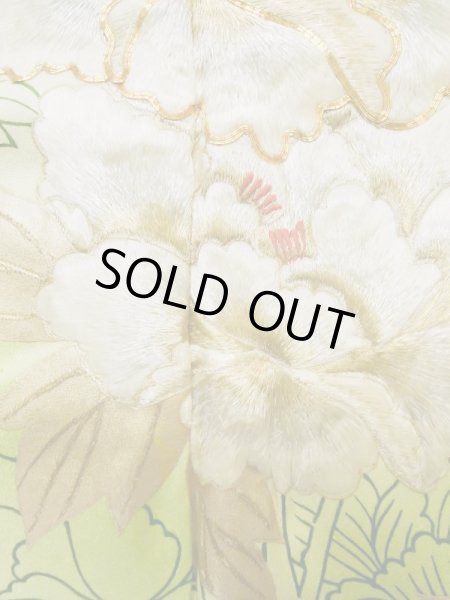 Photo11: L0728C Used Japanese women Light Yellowish Green FURISODE long-sleeved / Silk. Peony   (Grade B) (11)