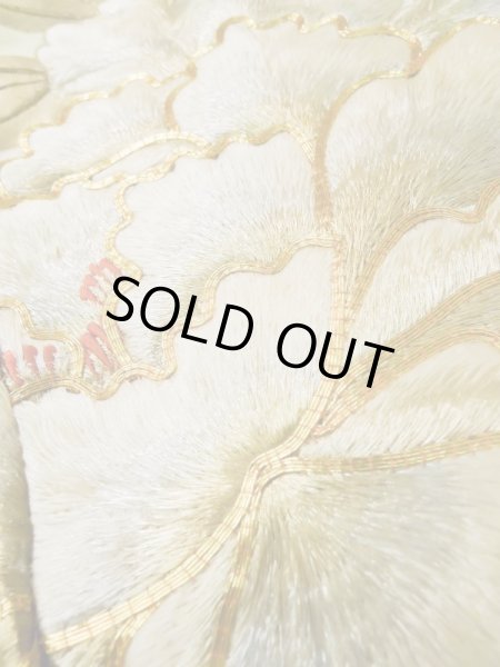 Photo15: L0728C Used Japanese women Light Yellowish Green FURISODE long-sleeved / Silk. Peony   (Grade B) (15)