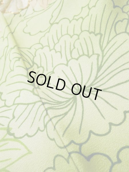 Photo16: L0728C Used Japanese women Light Yellowish Green FURISODE long-sleeved / Silk. Peony   (Grade B) (16)