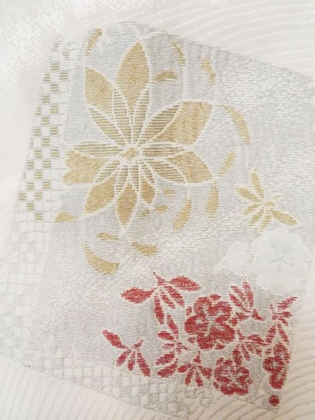 Photo7: L0803Q Used Japanese women  White HAORI short jacket / Silk. Flower,   (Grade C) (7)