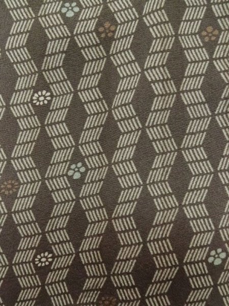 Photo5: L0907L Used Japanese womenPale Grayish Brown HAORI short jacket / Silk. Flower,   (Grade C) (5)