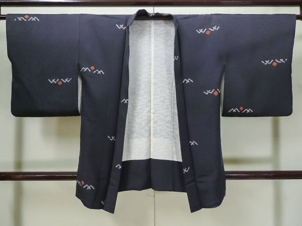 Photo1: Mint L0914D Used Japanese women  Black HAORI short jacket / Silk. Abstract pattern   (Grade A) (1)