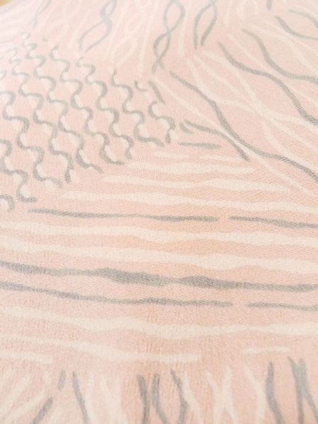 Photo8: L0914S Used Japanese women  Pink HAORI short jacket / Silk. Wave,   (Grade D) (8)