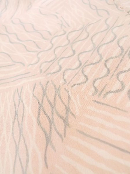 Photo9: L0914S Used Japanese women  Pink HAORI short jacket / Silk. Wave,   (Grade D) (9)