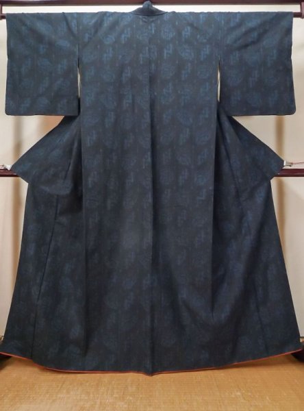 Photo1: L1019K Used Japanese women Dark Blue TSUMUGI pongee / Silk. Abstract pattern   (Grade C) (1)