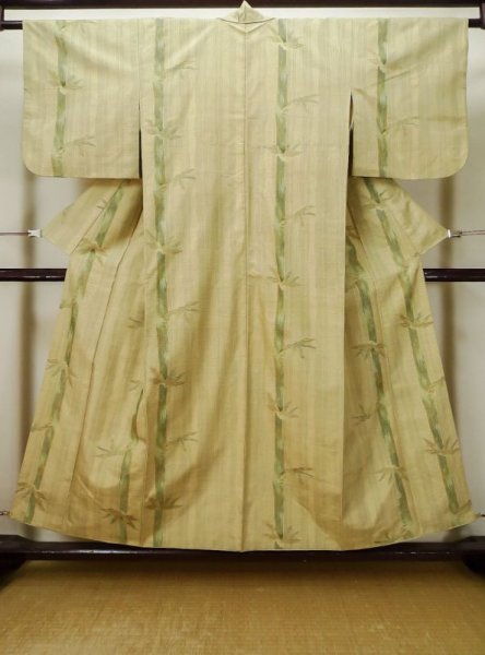 Photo1: L1019M Used Japanese women  Ivory TSUMUGI pongee / Silk. Bamboo leaf,   (Grade C) (1)