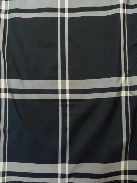 Photo4: L1019Q Used Japanese women  Black TSUMUGI pongee / Silk. Plaid Checks The lining has many soils, stains or turned a bit yellow.  (Grade C) (4)
