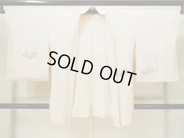 Photo1: L1026A Used Japanese women Light Ivory HAORI short jacket / Silk. Flower, Chinese clematis pattern  (Grade C) (1)