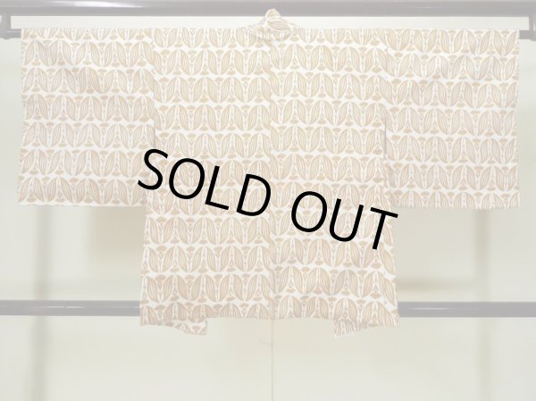 Photo2: Mint L1026D Used Japanese womenPale Light Gray HAORI short jacket / Silk. Abstract pattern   (Grade A) (2)