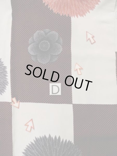 Photo17: L1027A Used Japanese women  White HAORI short jacket / Silk. Chrysanthemum, Checkered pattern  (Grade C) (17)