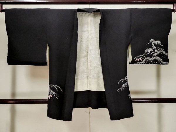Photo1: L1105B Used Japanese women  Black HAORI short jacket / Silk. Bamboo leaf,   (Grade D) (1)