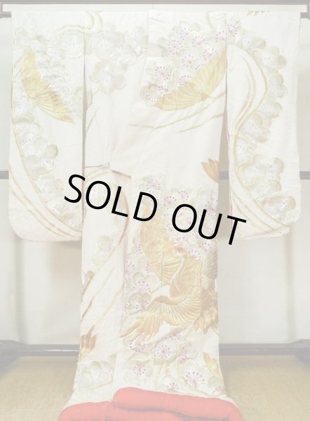 Photo3: L1124A Used Japanese women  Off White UCHIKAKE Wedding / Silk. Peony,   (Grade D) (3)