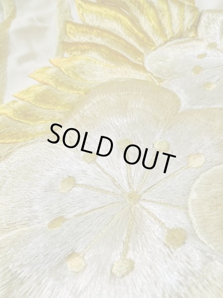 Photo16: L1124A Used Japanese women  Off White UCHIKAKE Wedding / Silk. Peony,   (Grade D) (16)