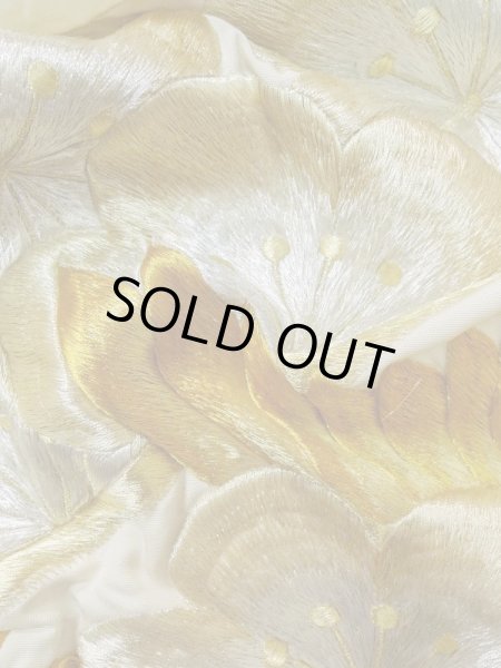 Photo19: L1124A Used Japanese women  Off White UCHIKAKE Wedding / Silk. Peony,   (Grade D) (19)