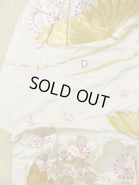 Photo24: L1124A Used Japanese women  Off White UCHIKAKE Wedding / Silk. Peony,   (Grade D) (24)