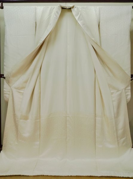 Photo4: L1124L Used Japanese women  White UCHIKAKE Wedding / Silk.  For wedding  (Grade C) (4)