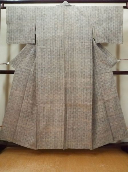 Photo1: L1214A Used Japanese women Pale Gray TSUMUGI pongee / Silk.    (Grade C) (1)