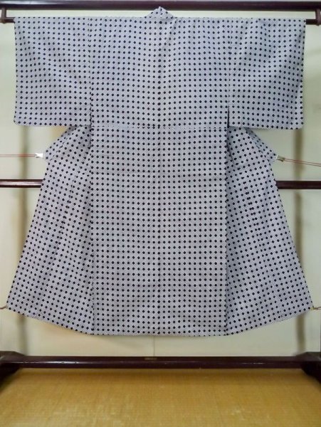 Photo1: Mint M0214B Used Japanese men  White Men's Yukata / Cotton. Geometrical pattern,   (Grade A) (1)