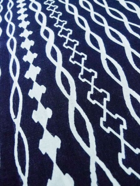 Photo7: M0301E Used Japanese men  Indigo Blue Men's Yukata / Cotton. Abstract pattern   (Grade B) (7)