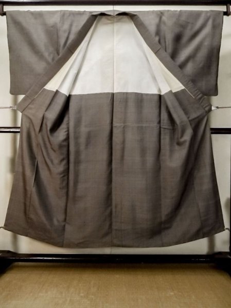 Photo2: M0301V Used Japanese men Pale Brown Men's Kimono / Silk.    (Grade B) (2)