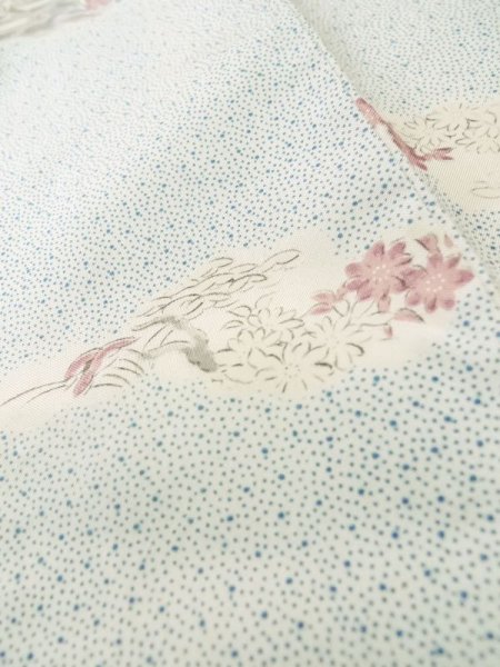 Photo11: M0307B Used Japanese women  White KOMON dyed / Silk. Chrysanthemum,   (Grade C) (11)