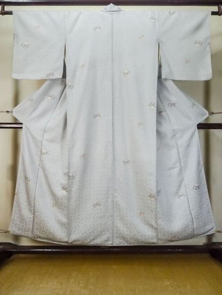 Photo1: M0307D Used Japanese women  White KOMON dyed / Silk. Chrysanthemum,   (Grade C) (1)