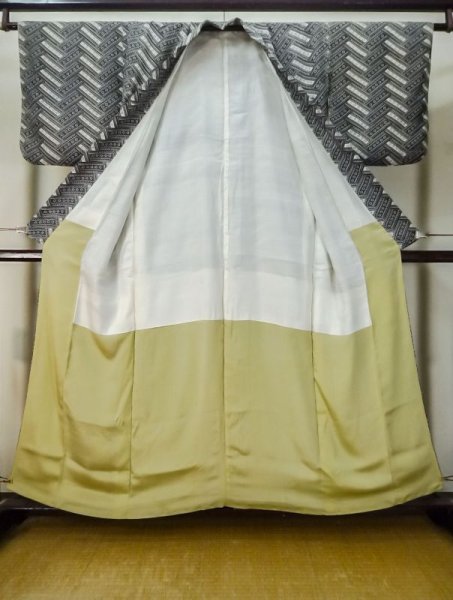 Photo2: M0307F Used Japanese women  Black KOMON dyed / Silk. Flower,   (Grade C) (2)