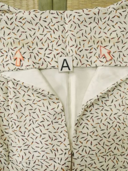 Photo12: M0307K Used Japanese women  Off White KOMON dyed / Silk.  chili petter pattern  (Grade C) (12)