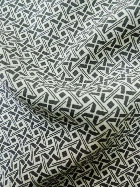 Photo9: Mint M0307T Used Japanese women  Black KOMON dyed / Silk. Abstract pattern,   (Grade A) (9)