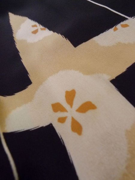 Photo9: M0308B Used Japanese women  Black KOMON dyed / Silk. Flower,   (Grade C) (9)