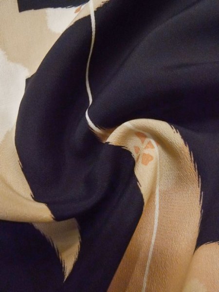 Photo11: M0308B Used Japanese women  Black KOMON dyed / Silk. Flower,   (Grade C) (11)
