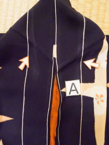 Photo14: M0308B Used Japanese women  Black KOMON dyed / Silk. Flower,   (Grade C) (14)