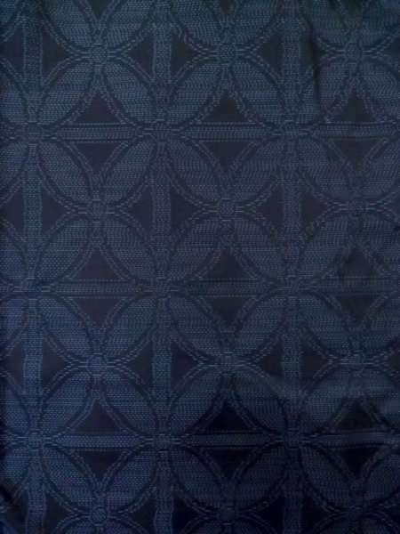Photo3: M0315E Used Japanese women  Navy Blue OSHIMA TSUMGI pongee / Silk. Crossed circles   (Grade B) (3)