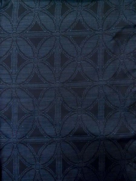 Photo4: M0315E Used Japanese women  Navy Blue OSHIMA TSUMGI pongee / Silk. Crossed circles   (Grade B) (4)
