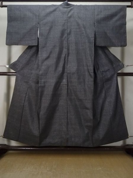 Photo1: M0315I Used Japanese women  Black OSHIMA TSUMGI pongee / Silk. Circle   (Grade D) (1)