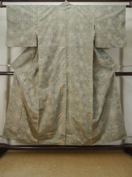 Photo1: M0316D Used Japanese women Pale Yellowish Green OSHIMA TSUMGI pongee / Silk. Geometrical pattern,   (Grade A) (1)
