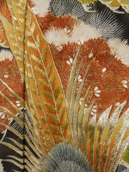 Photo8: M0328A Used Japanese women  Black TOMESODE formal / Silk. Pine tree/branch/needle,   (Grade C) (8)