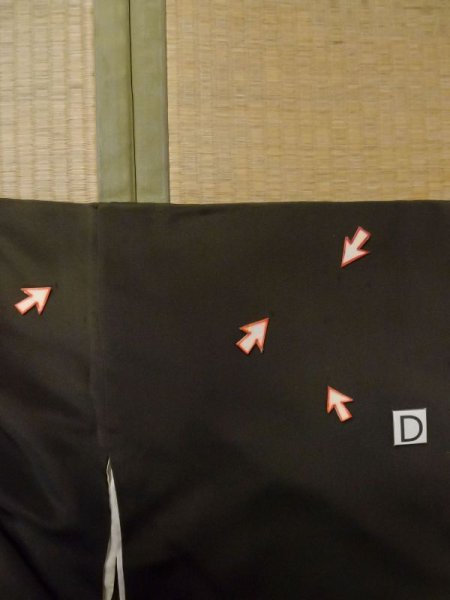 Photo21: M0328A Used Japanese women  Black TOMESODE formal / Silk. Pine tree/branch/needle,   (Grade C) (21)