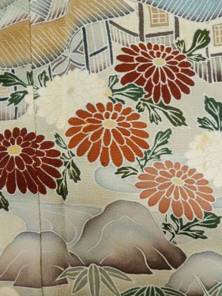 Photo10: M0328B Used Japanese women  Black TOMESODE formal / Silk. Chrysanthemum,   (Grade C) (10)