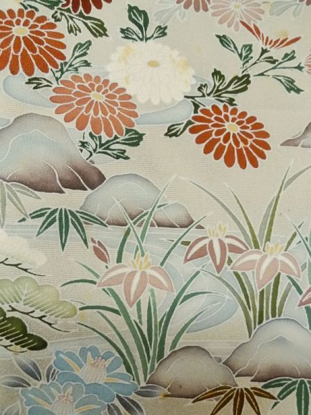 Photo11: M0328B Used Japanese women  Black TOMESODE formal / Silk. Chrysanthemum,   (Grade C) (11)