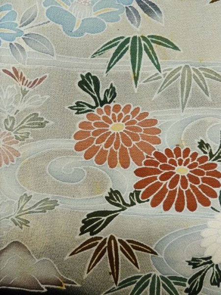 Photo12: M0328B Used Japanese women  Black TOMESODE formal / Silk. Chrysanthemum,   (Grade C) (12)