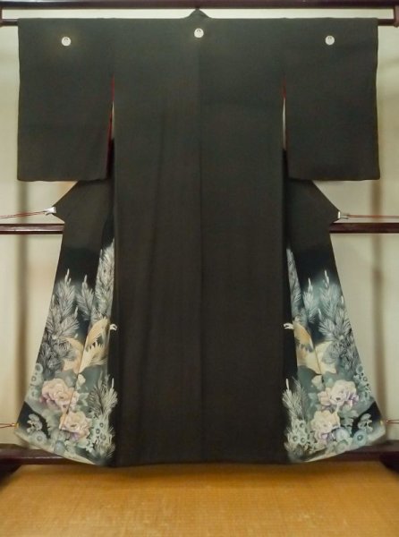 Photo1: M0328E Used Japanese women  Black TOMESODE formal / Silk. Peony, dyed in various black colours, padding in the hem  (Grade D) (1)