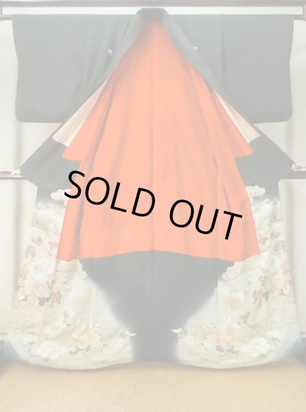 Photo2: M0328F Used Japanese women  Black TOMESODE formal / Silk. Peony, dyed in various black colours  (Grade C) (2)